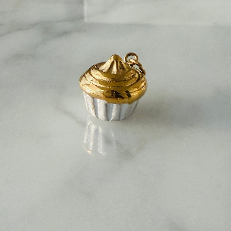 Cupcake Charm (Two-Tone SURPRISE)